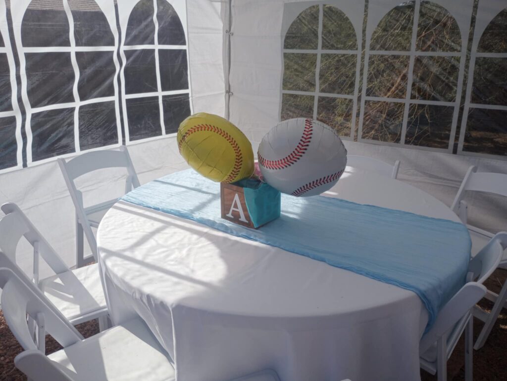 Gender reveal table decoration